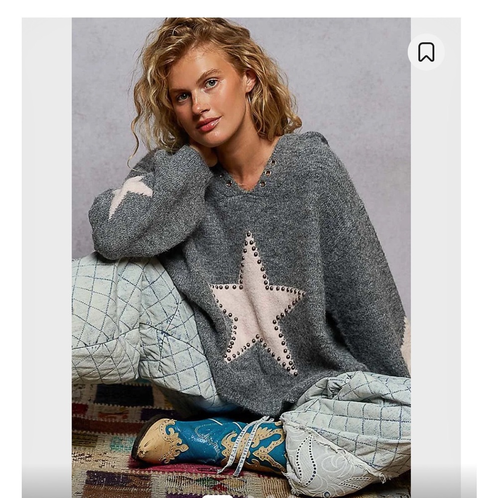 Womens Gray Pullover Sweater with Pink Star Accent